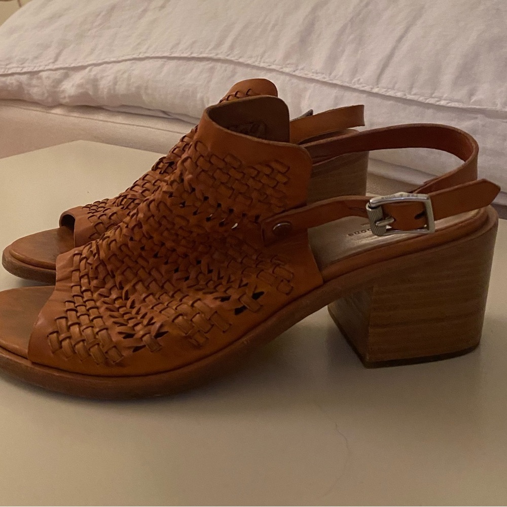 RAG & BONE tab perforated leather sling back sandals with short heel, size 39 - Picture 3 of 9